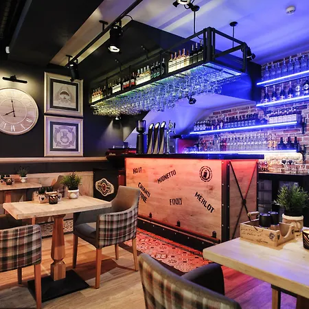 Chleb I Wino شقة فندقية 4*