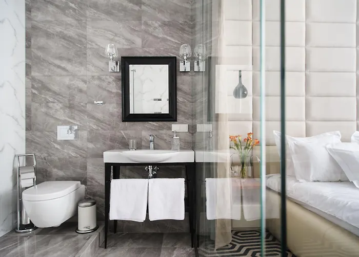 アパートホテル Chleb I Wino 4*