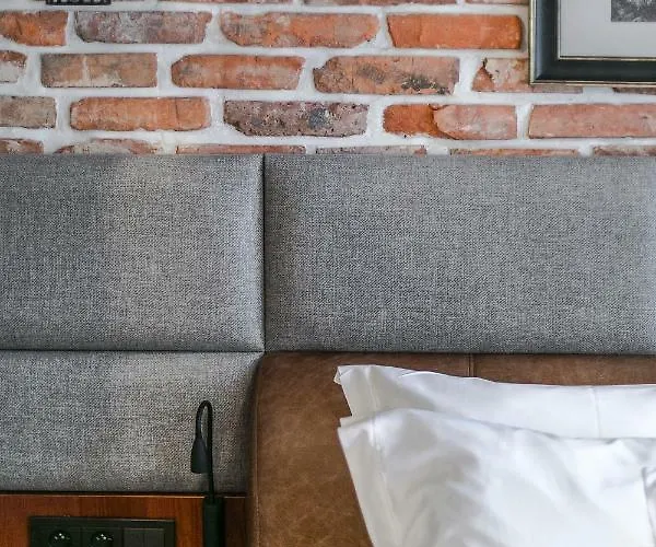 アパートホテル Chleb I Wino